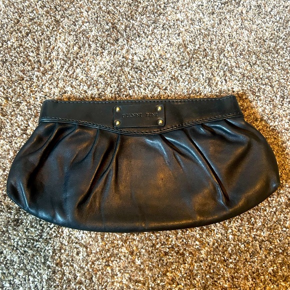 Gianni Bini Handbags - Gianni Bini black Leather Clutch Bag